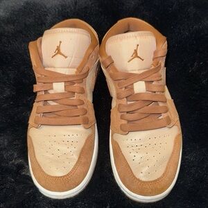 Air Jordan 1 Low SE FJ3453-200 Legend Coffee Women’s size 8